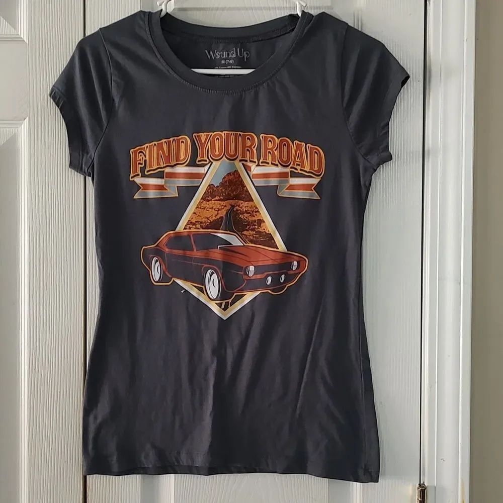 Wound Up Find Your Road fitted gray tee tshirt Sz M ( Junior 7/9)